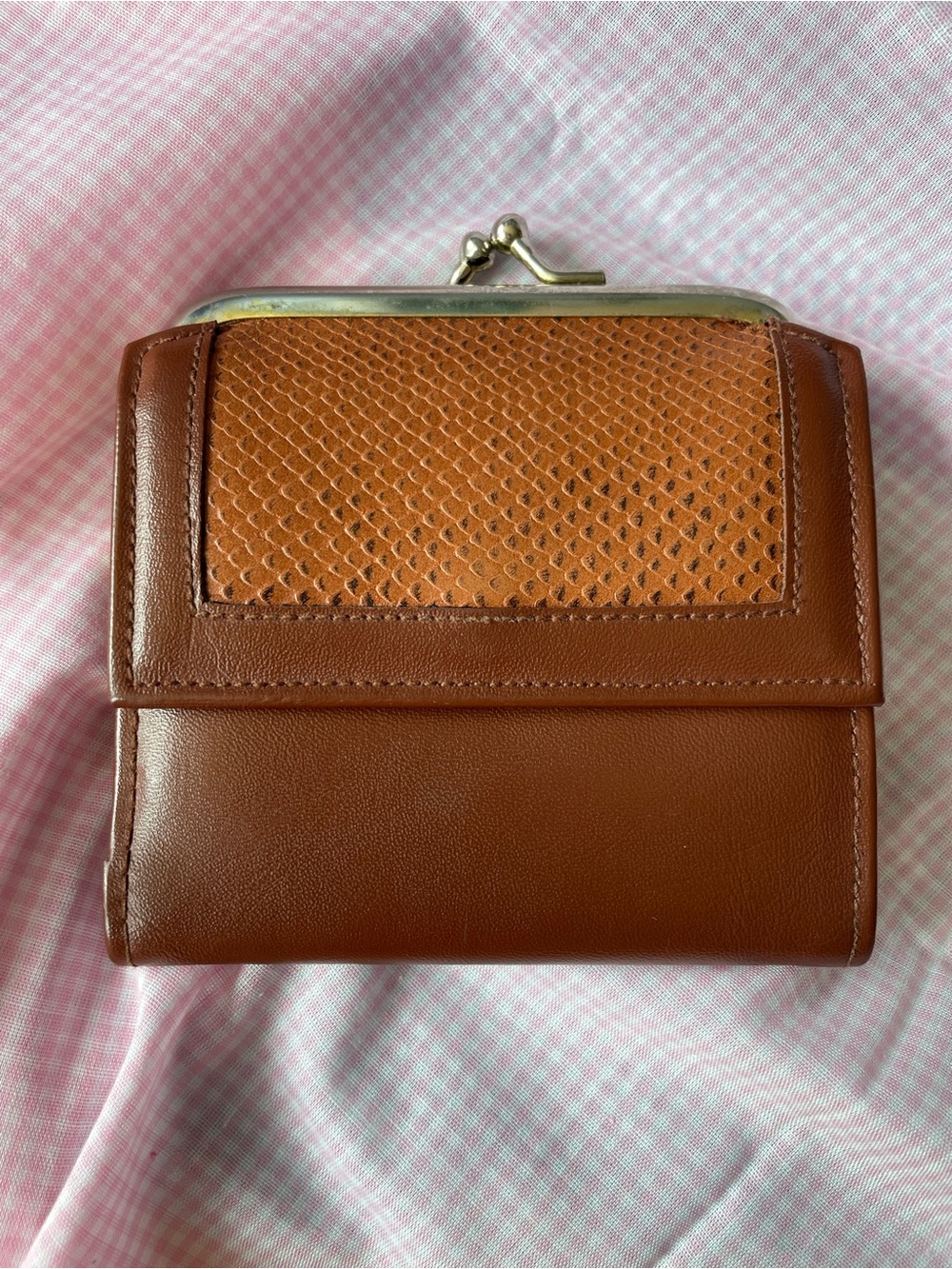 Vintage Avon Brown Textured Accent Kiss-Lock Wallet